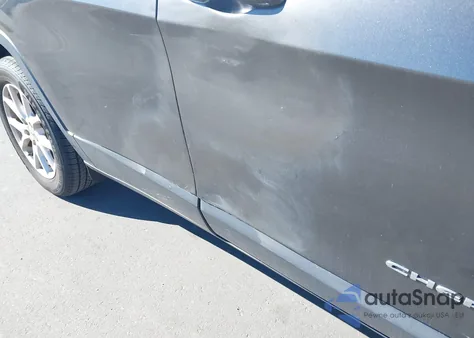 2016 Jeep Cherokee Latitude z USA, uszkodzony, nr VIN 1C4PJLCB4GW177054